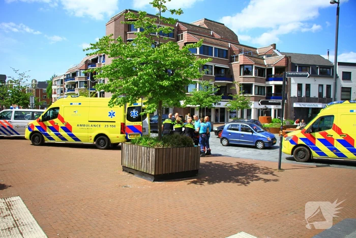 Man met verward gedrag gewond aangetroffen