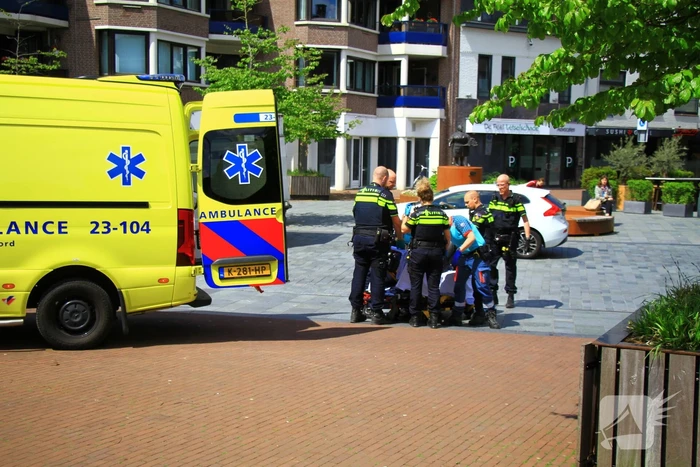 Man met verward gedrag gewond aangetroffen