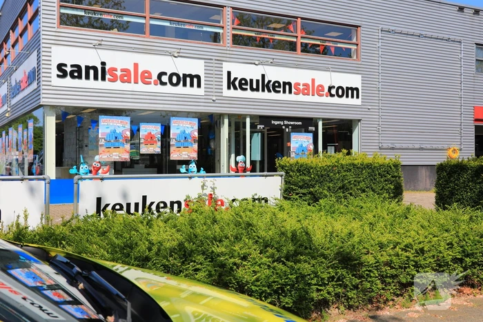 Klant Sanisale steekt verkoper neer