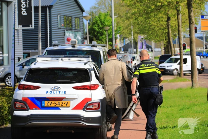 Klant Sanisale steekt verkoper neer
