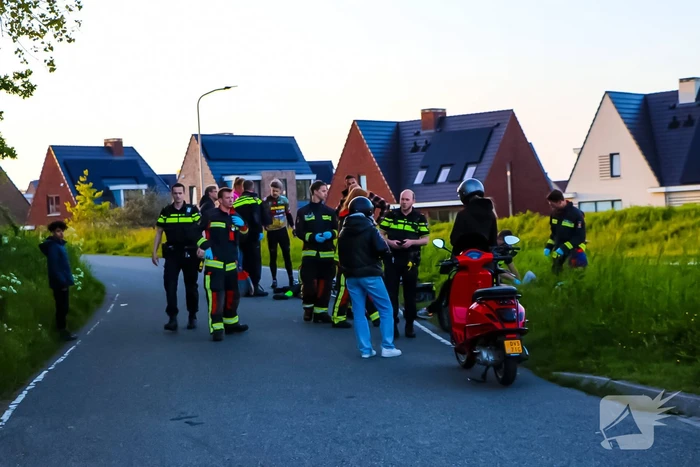 Brommerrijder en wielrenner ten val na botsing