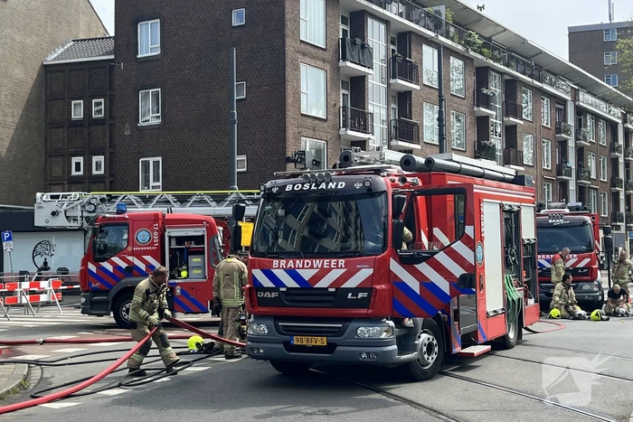 Versnijdingspand en meerdere vuurwapens aangetroffen na brand
