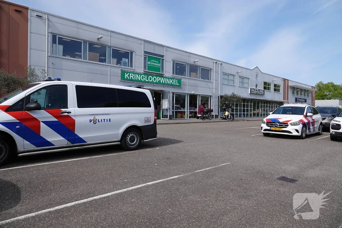 Kringloopwinkel overvallen door persoon met pistool