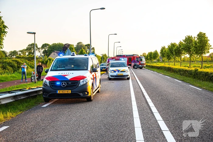 Scooterrijder ernstig gewond na frontale botsing tegen boom