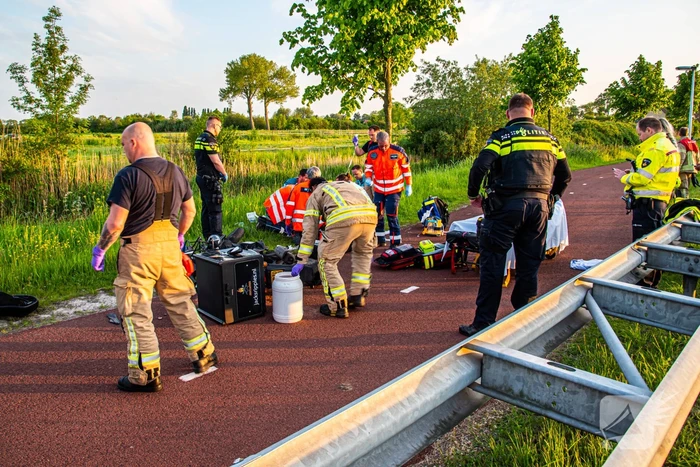 Scooterrijder ernstig gewond na frontale botsing tegen boom