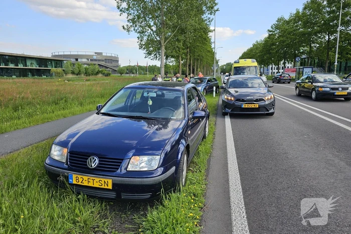Kinderen nagekeken na kop-staartbotsing