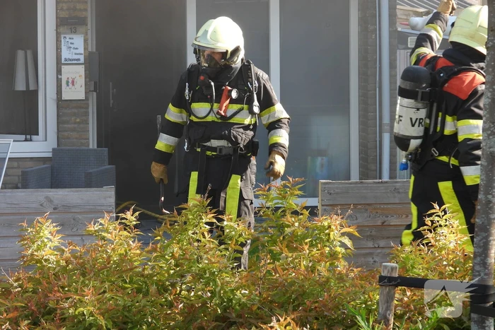 Hevige brand in keuken van woning