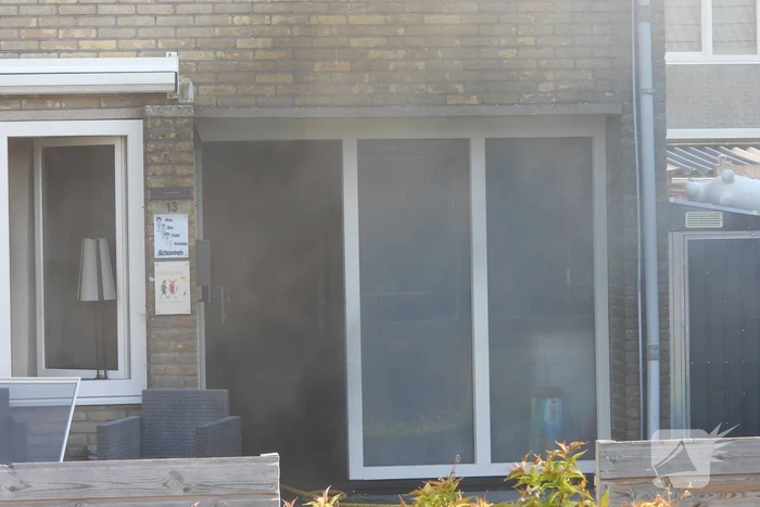 Hevige brand in keuken van woning