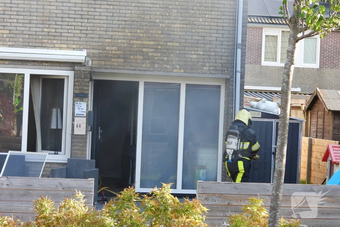 Hevige brand in keuken van woning