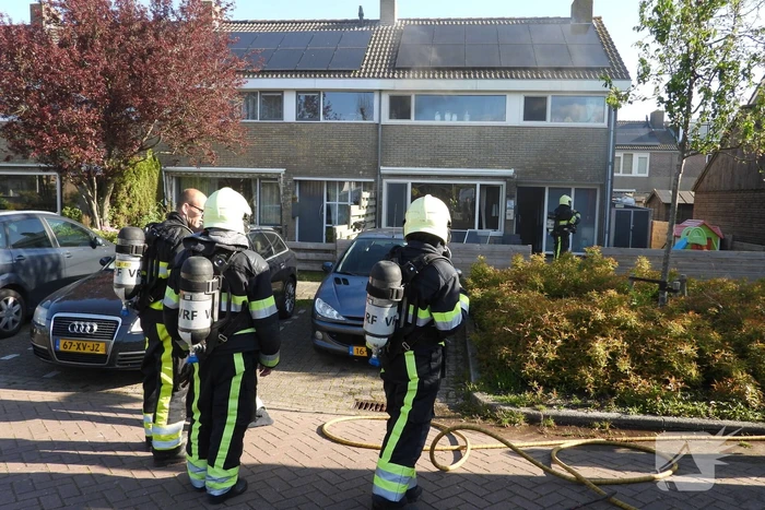 Hevige brand in keuken van woning