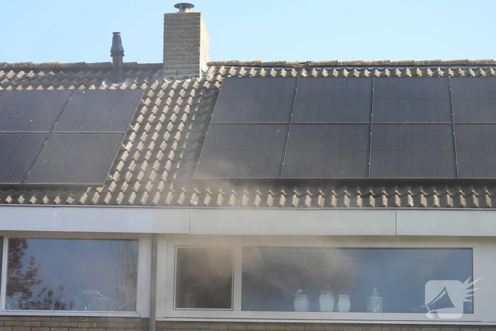 Hevige brand in keuken van woning
