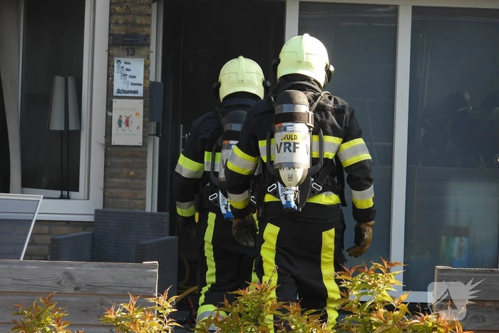 Hevige brand in keuken van woning
