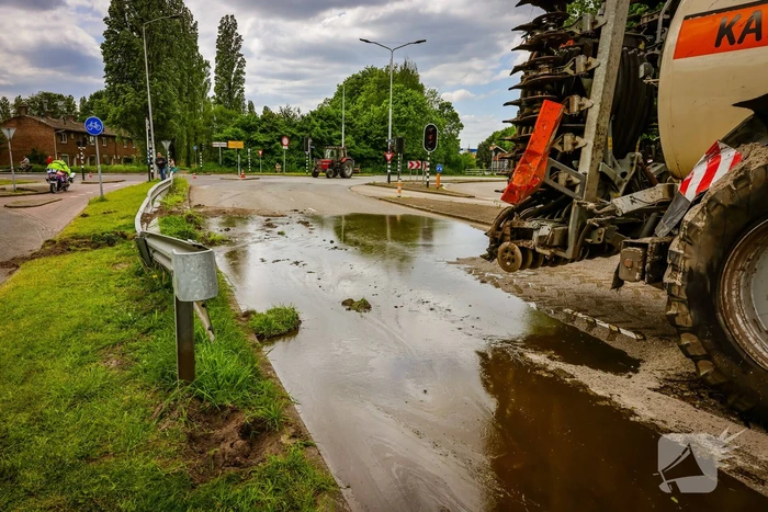 Giertank met 7000 liter stront gekanteld