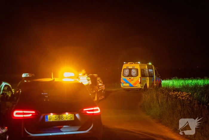 Automobilist belandt in sloot en raakt gewond