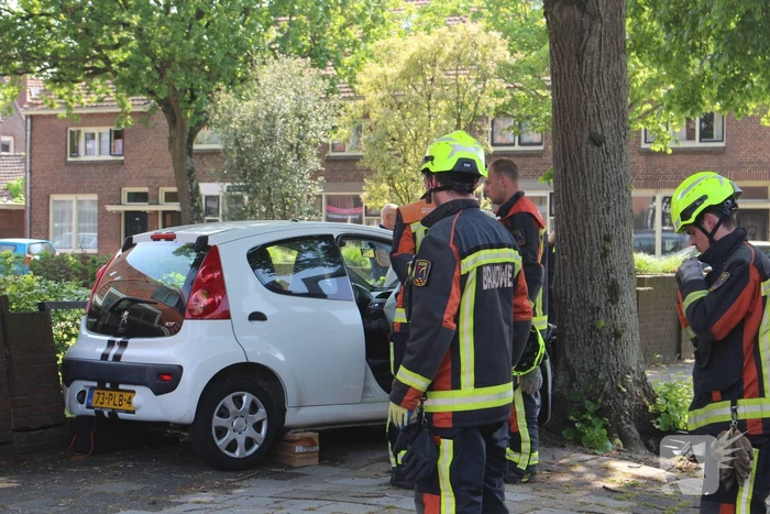 Eenzijdig ongeval met boom