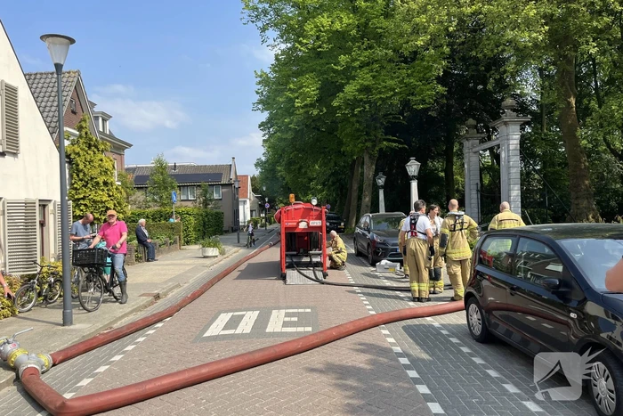 Brand in schuur op woonerf
