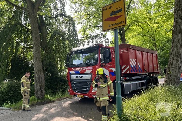 Brand in schuur op woonerf