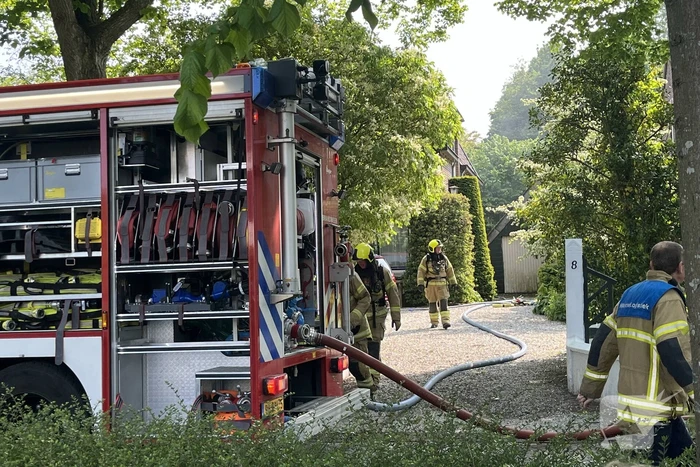 Brand in schuur op woonerf