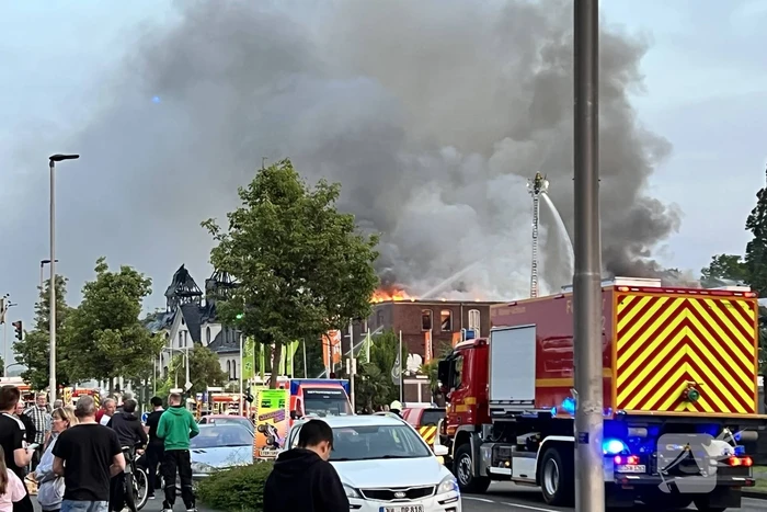 Nederlandse brandweer assisteert bij enorme brand in Duitsland