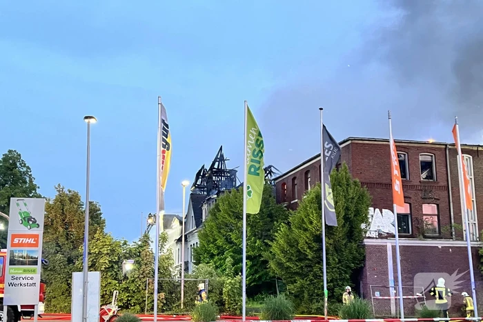 Nederlandse brandweer assisteert bij enorme brand in Duitsland