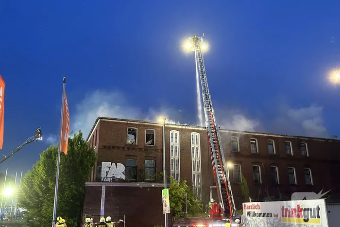 Nederlandse brandweer assisteert bij enorme brand in Duitsland