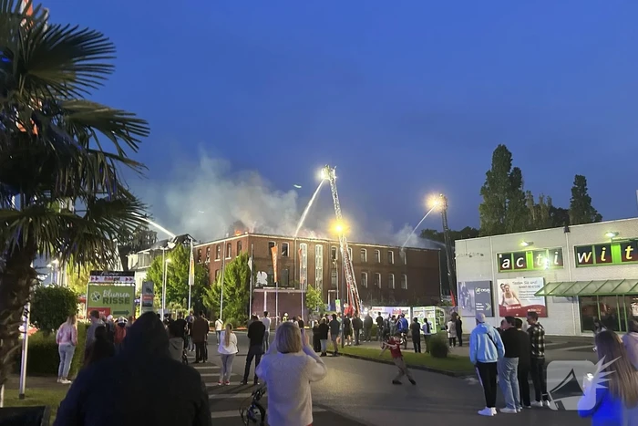 Nederlandse brandweer assisteert bij enorme brand in Duitsland