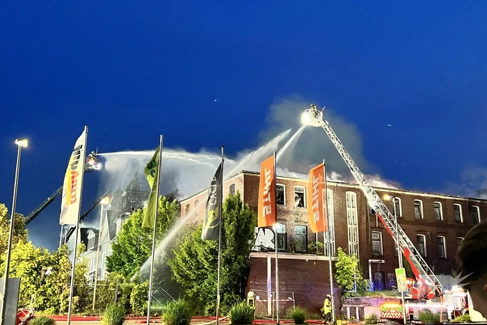 Nederlandse brandweer assisteert bij enorme brand in Duitsland
