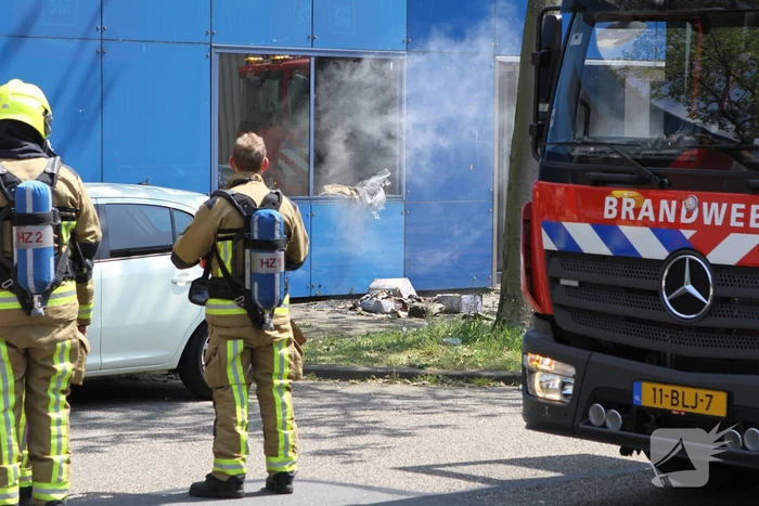 Brand in bedrijfspand veroorzaakt langdurige rookontwikkeling