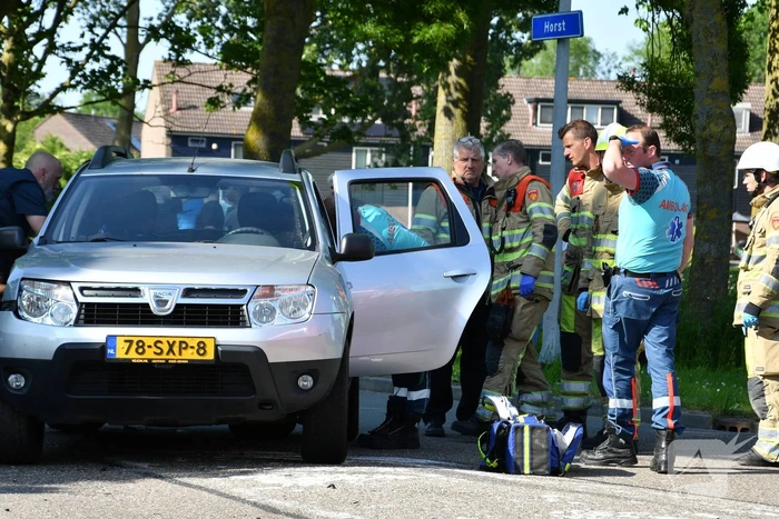 Flink ongeval tussen drie voertuigen