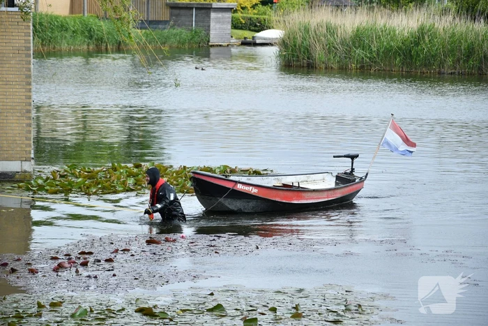 Brandweerduiker ingezet na losdrijvend bootje
