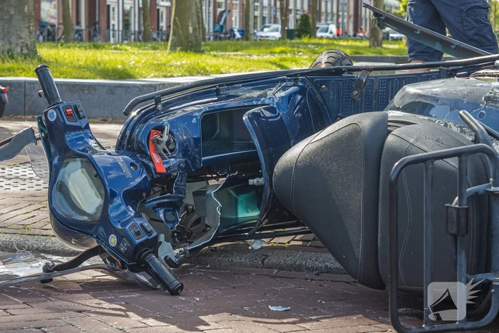 Scooterrijder gewond bij botsing met auto