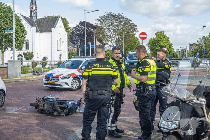 Scooterrijder gewond bij botsing met auto