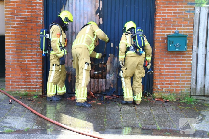 Onkruidbestrijding eindigt in garagebrand