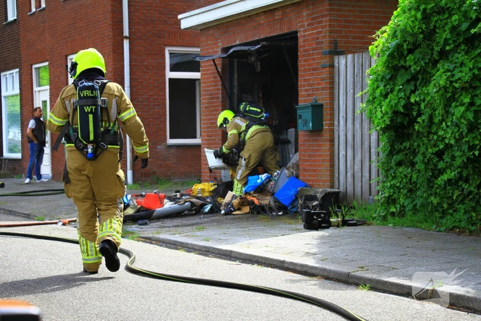 Onkruidbestrijding eindigt in garagebrand