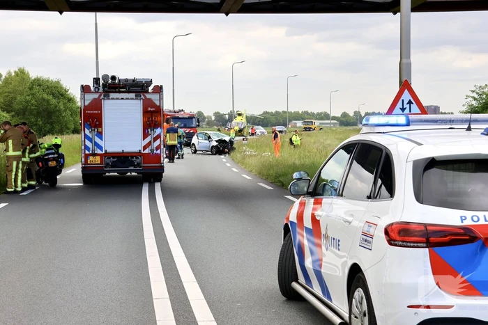 Ernstige aanrijding tussen twee voertuigen