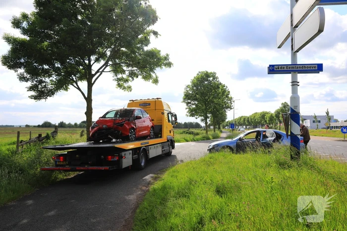 Automobiliste belandt met auto in de sloot