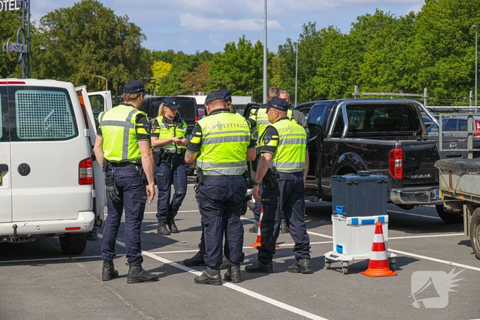 Politie houdt verkeerscontrole