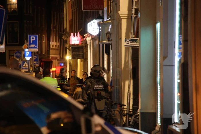 Arrestatieteam doet inval in woning