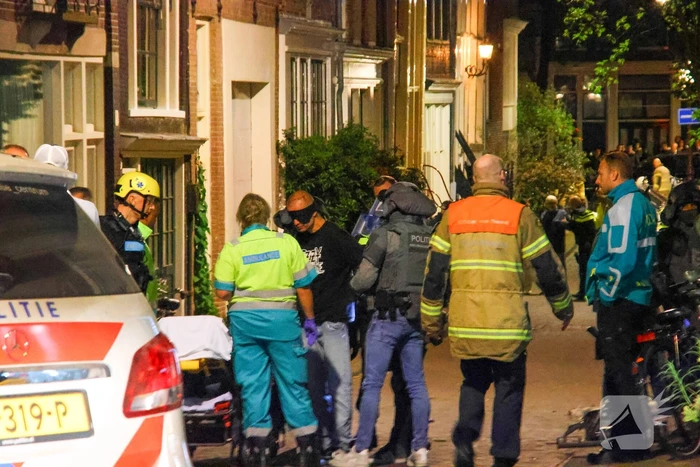 Arrestatieteam doet inval in woning