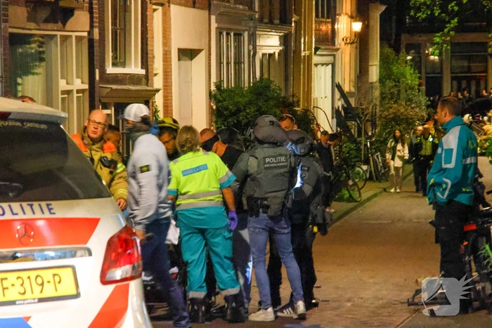 Arrestatieteam doet inval in woning