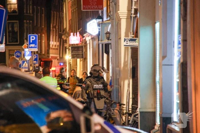 Arrestatieteam doet inval in woning