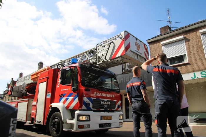 Loshangende antenne zorgt voor brandweer inzet