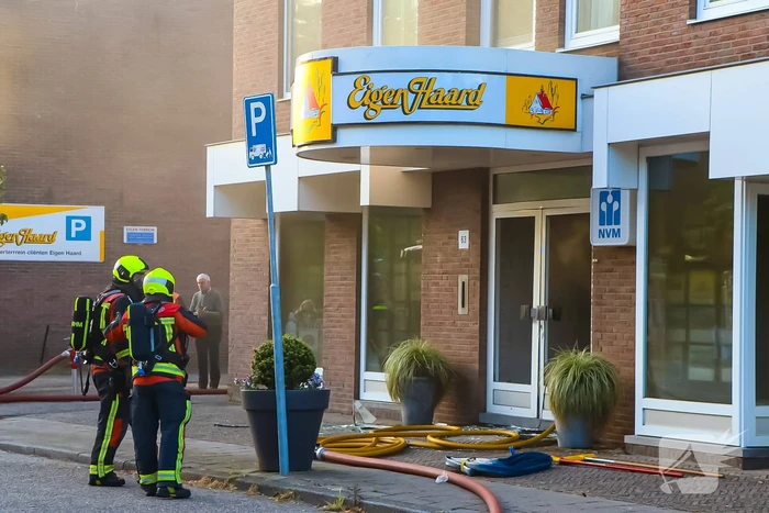 Flinke rookontwikkeling bij kantoorbrand