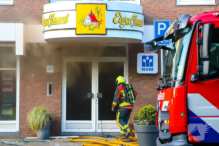Flinke rookontwikkeling bij kantoorbrand