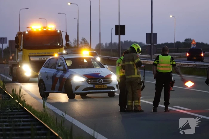 Elektrische auto krijgt dompelbad