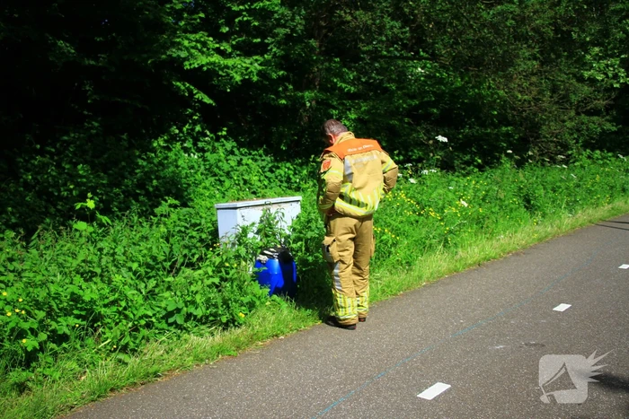 Raadselachtig vat gevonden nabij fietspad
