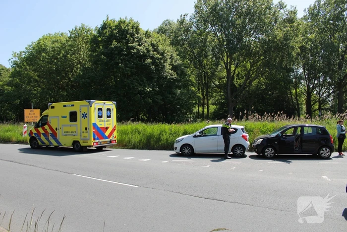 Schade bij kop-staartbotsing op afslag