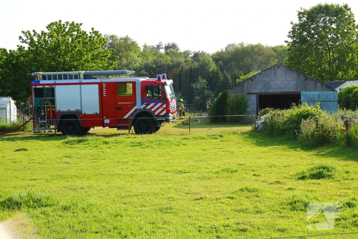 Schuurbrand snel onder controle
