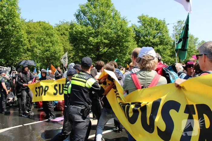 Politie masaal aanwezig bij demonstratie