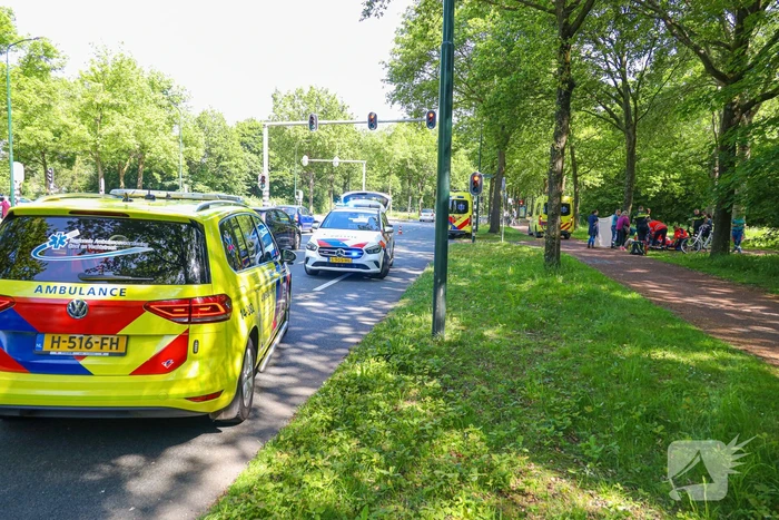 Fietser buitenbewustzijn na botsing